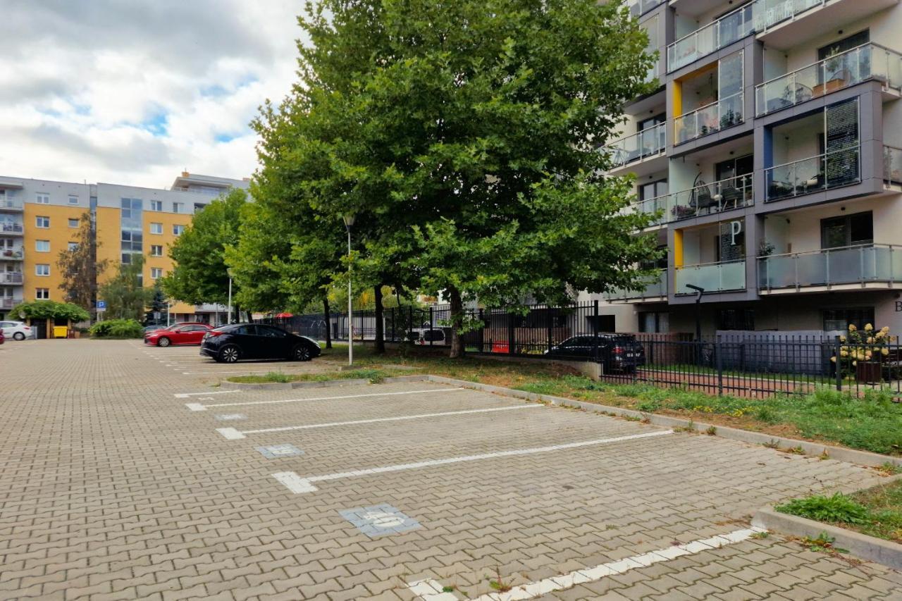 Studio Bielany With Home Office Near Metro Station By Noclegi Renters Varsóvia Exterior foto